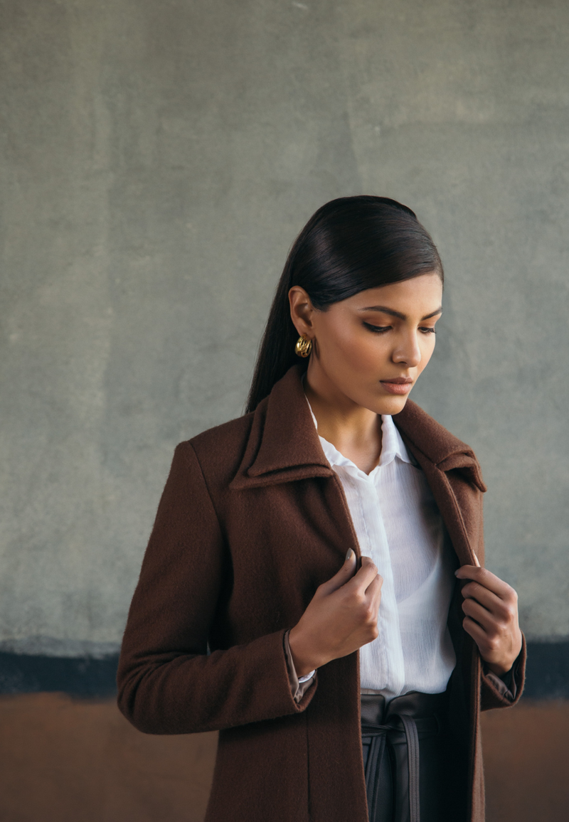 DOUBLE COLLARED WOOL COAT IN BROWN