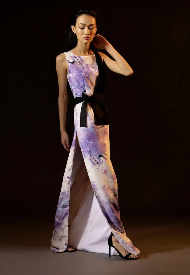 SLEEVELESS JACKET DRESS IN PURPLE
