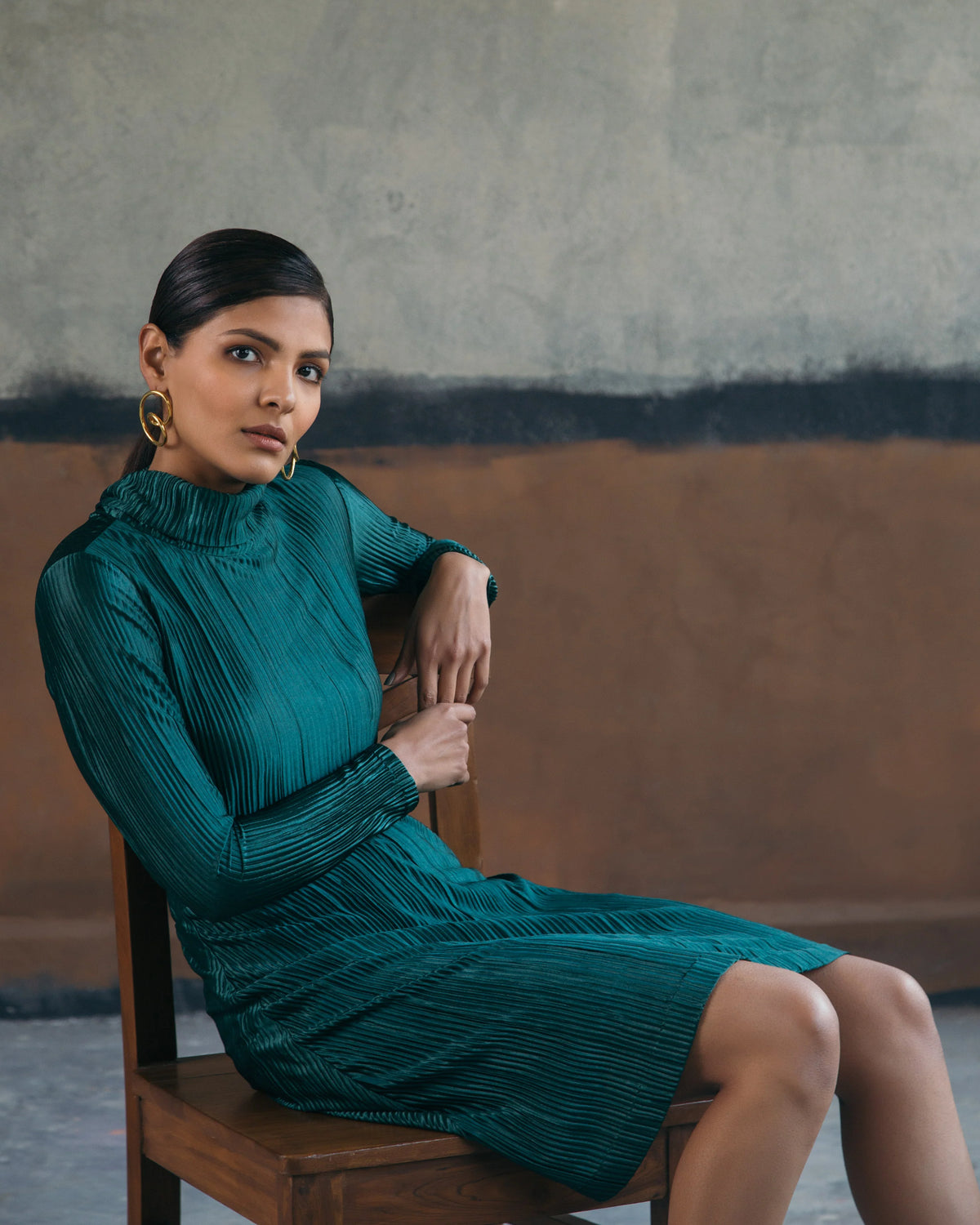 PLEATED JERSEY CO-ORD IN BOTTLE GREEN