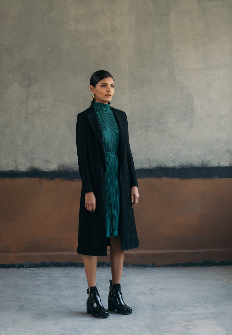 PLEATED JERSEY JACKET IN BLACK