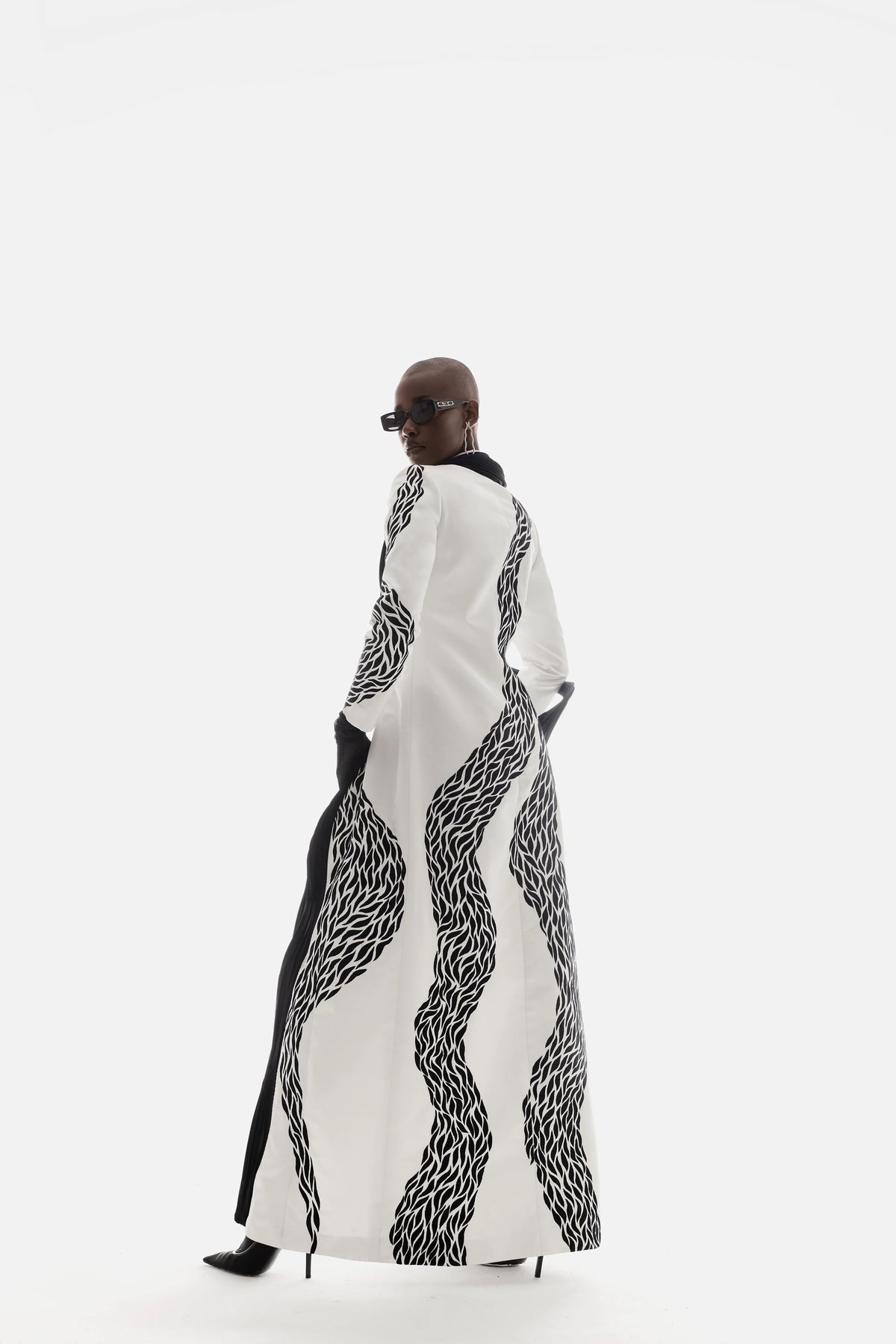 EMBROIDERED LONG JACKET WITH DRAPING IN WHITE