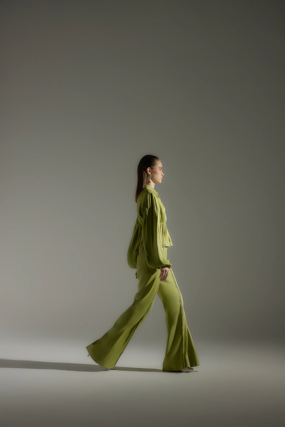 Raffia Embroidered Slit Pants in Green
