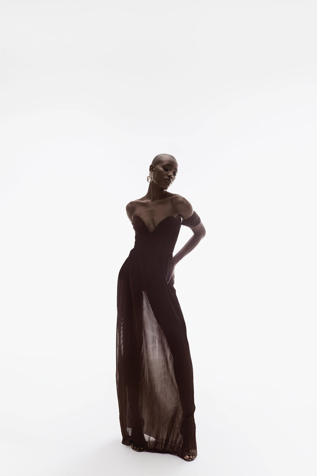 SWEETHEART BANDEAU PLEATED MAXI IN BROWN